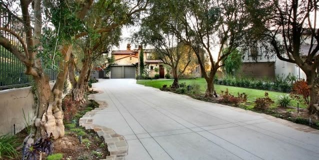 Concrete Driveway
AMS Landscape Design Studios
Newport Beach, CA