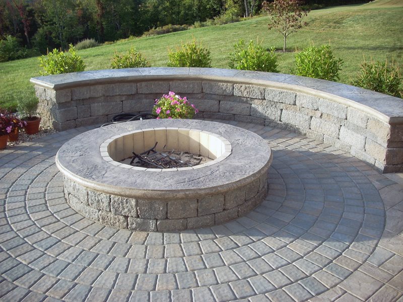 Block Fire Pit, Stamped Concrete Cap
Fire Pit
Aztlan Outdoor Living
Highland, NY
