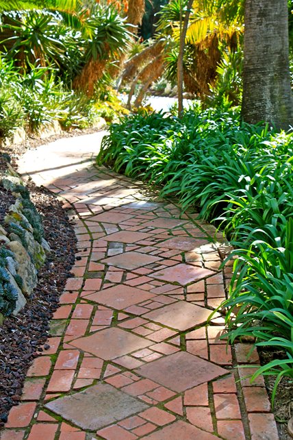 Brick Path, Aged Brick, Brick Pavers
Paving
Landscaping Network
Calimesa, CA