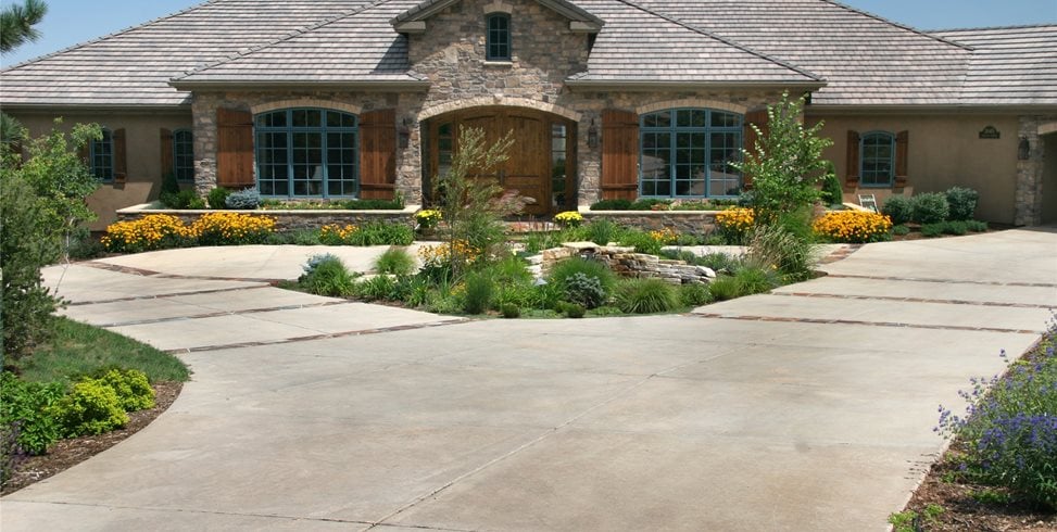 Circle Drive
Driveway
Accent Landscapes
Colorado Springs, CO