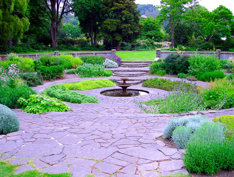 Circular Garden With Fountain At Center, Flagstone Paving
Fountain
Landscaping Network
Calimesa, CA
