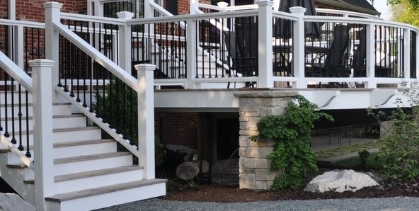 Colonial Deck, White Deck Railing
Swimming Pool
Milieu Design
Wheeling, IL