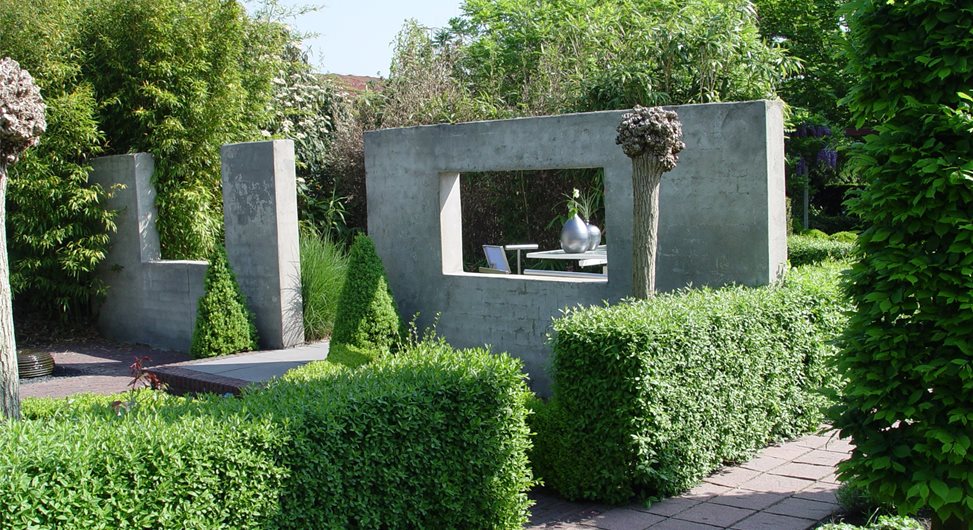 Concrete Partitions
Maureen Gilmer
Morongo Valley, CA