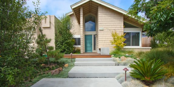 Contemporary, Wide Concrete Steps
DC West Construction Inc.
Carlsbad, CA