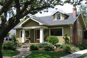 Craftsman Curb Appeal
Oregon Landscaping
Harmony Design Northwest
Portland, OR