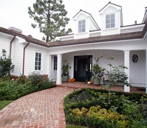 Curved Walkway, Red Brick Walkway, Herringbone Walkway
Garden Studio Design
Newport Beach, CA