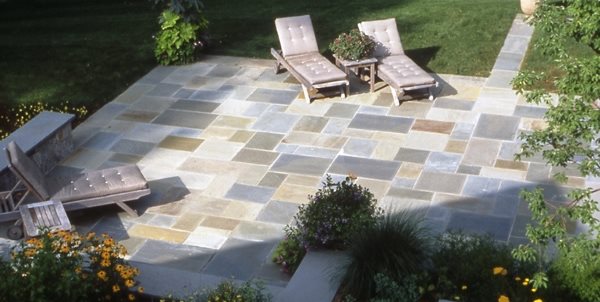 Cut Bluestone Patio
Driveway
Hoffman Landscapes
Wilton, CT
