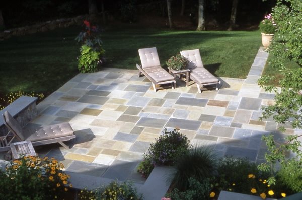 Cut Bluestone Patio
Patio
Hoffman Landscapes
Wilton, CT
