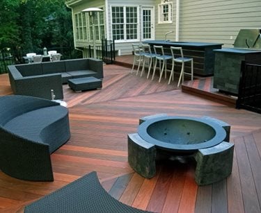 Arranging Entertaining Areas