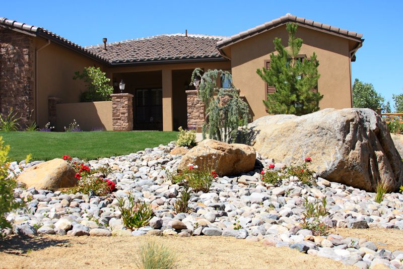 Desert Front Yard, Dry Streambed
Front Yard Landscaping
Signature Landscapes
Huntsville, AL