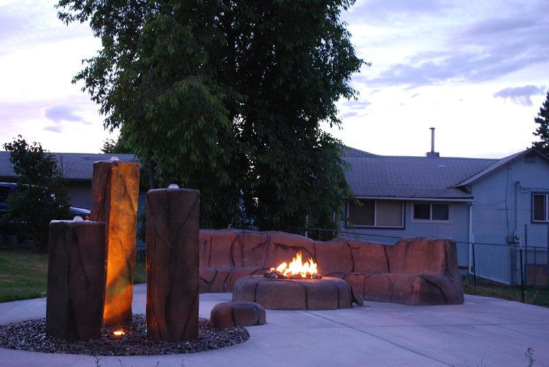 Faux Rock Fire Pit, Faux Rock Fountain
Fire Pit
Steven Duval Construction LLC
Enumclaw, WA