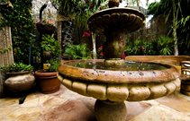 Freestanding tier fountain