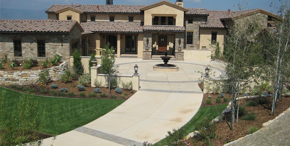 Front Motor Court
Outdoor Fireplace
Accent Landscapes
Colorado Springs, CO