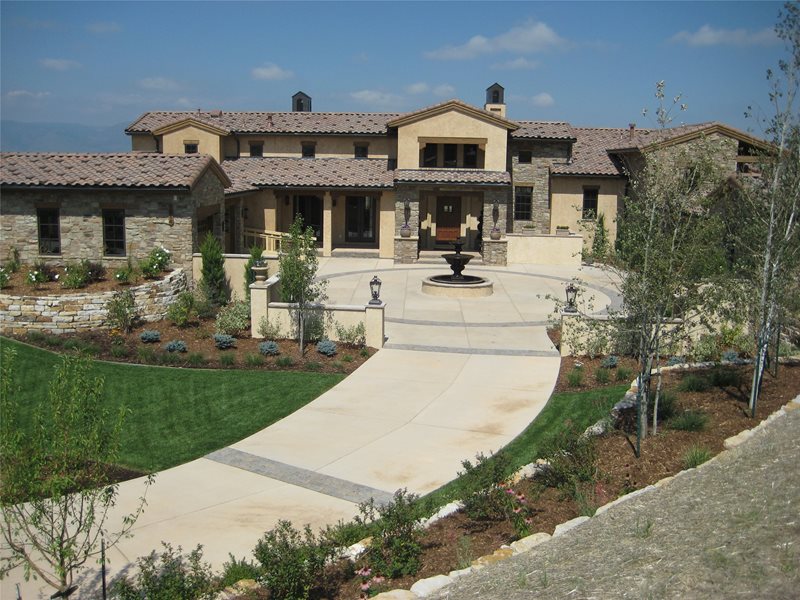 Front Motor Court
Front Yard Landscaping
Accent Landscapes
Colorado Springs, CO