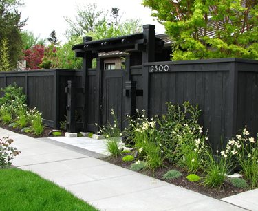 Front Yard Fence, Privacy Fence, Dark Fence
Gates and Fencing
Stock & Hill Landscapes, Inc
Lake Stevens, WA