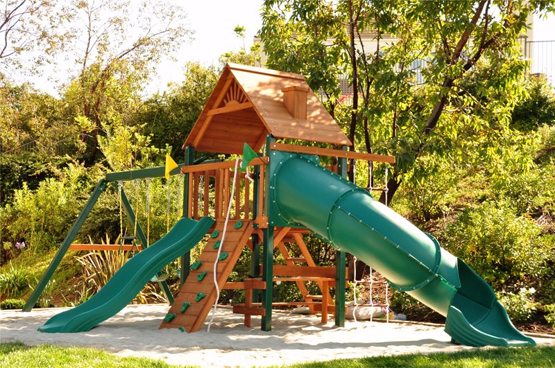 Large Backyard Playset
Backyard Landscaping
The Green Scene
Chatsworth, CA