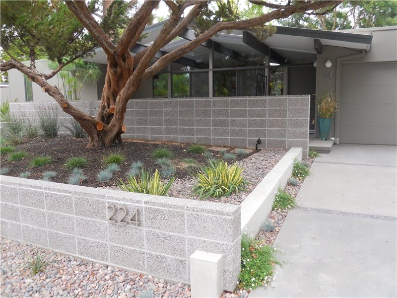 Mid Century Front Yard
Front Yard Landscaping
Huettl Landscape Architecture
Walnut Creek, CA