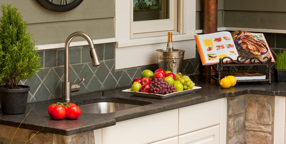 Backyard Kitchen Design Tips