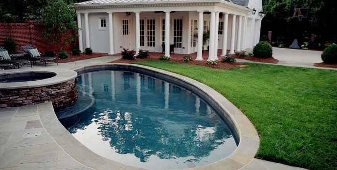 Oval Pool, Raised Spa
J'Nell Bryson Landscape Architecture
Charlotte, NC