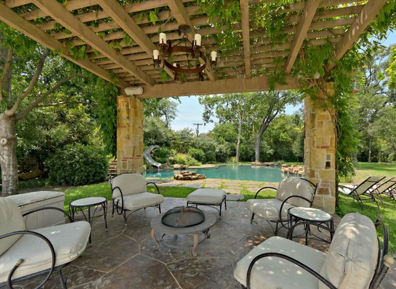 Patio Cover Vines
Patio
Harold Leidner Landscape Architects
Carrollton, TX