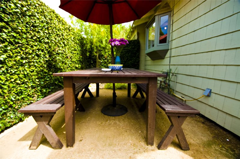 Patio With Bench Eating Area
Patio
Landscaping Network
Calimesa, CA