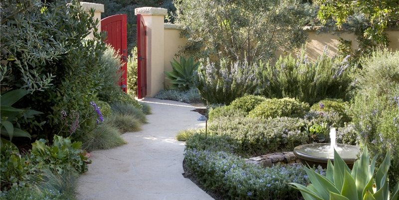 Red Garden Gate
ALIDA ALDRICH LANDSCAPE DESIGN
Santa Barbara, CA