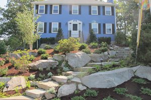 Sloping Front Yard, Granite Boulders
Front Yard Landscaping
Olde New England Granite
Lynnfield, MA