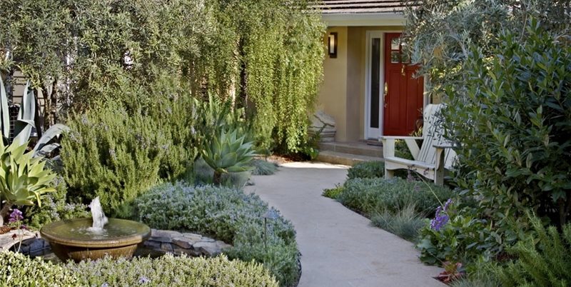 finished pool with vanishing edges