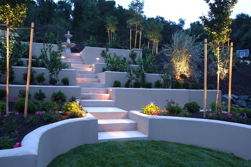 Terraced Hillside, Stucco Walls
Lighting
Landscaping Network
Calimesa, CA