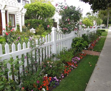 White, Fence
Landscaping Network
Calimesa, CA