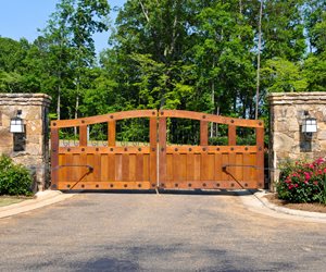 Wooden Driveway Gate
Gates and Fencing
Landscaping Network
Calimesa, CA