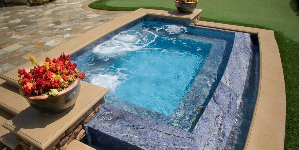 Zero Edge Spa, Vanishing Edge Spa
Alderete Pools Inc.
San Clemente, CA